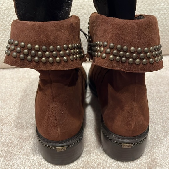 Stuart Weitzman SZ10 walnut suede bootie excellent condition - Picture 4 of 14